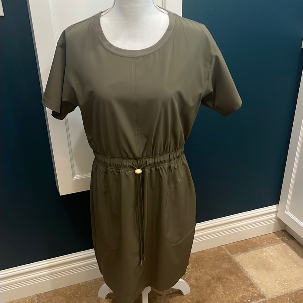 🎉Host Pick🎉 Calvin Klein “army green” short sleeve dress